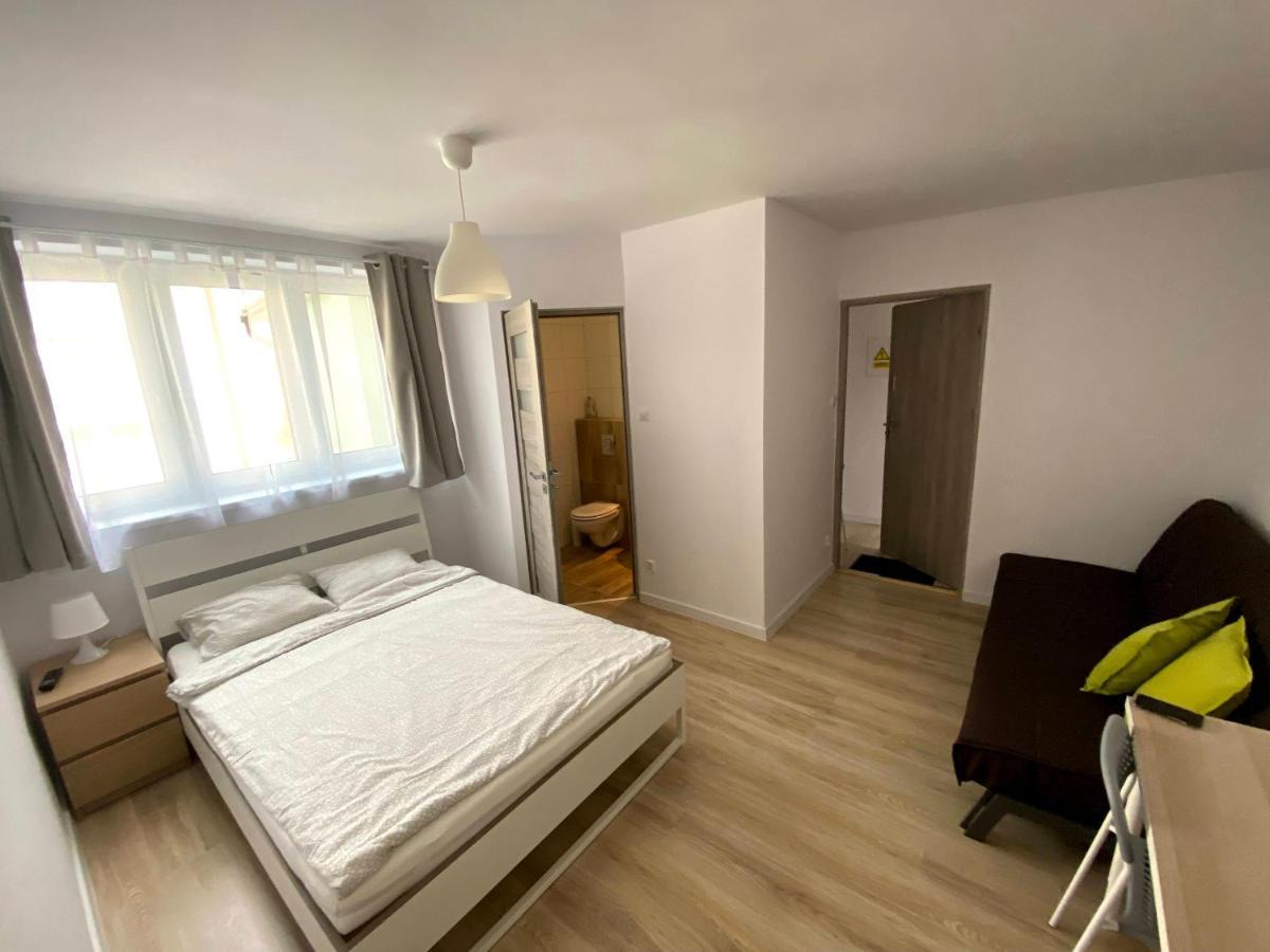 Zefir Pokoje Apartment Uniescie Bagian luar foto