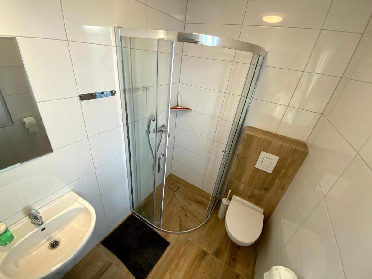 Zefir Pokoje Apartment Uniescie Bagian luar foto
