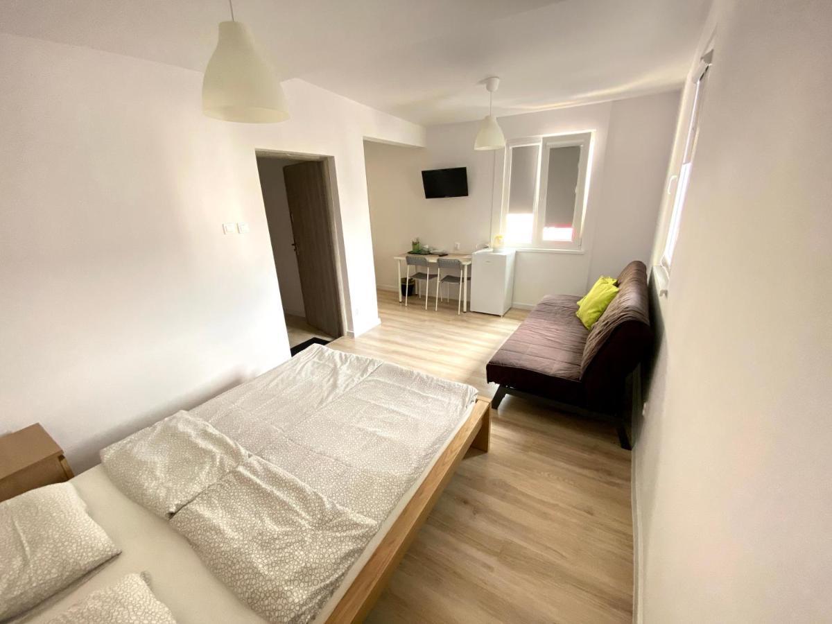 Zefir Pokoje Apartment Uniescie Bagian luar foto